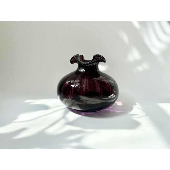 SOLD / Amethyst Beacon Ruffled Edge 1930's Made Bulbous Vintage MCM Vase - Picture 2 of 9